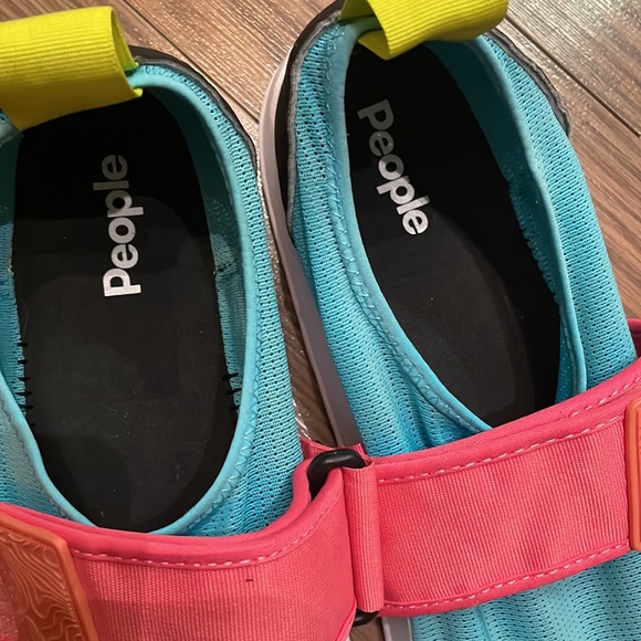 People Mens Swim Sandals/Shoe - Picture 4 of 9